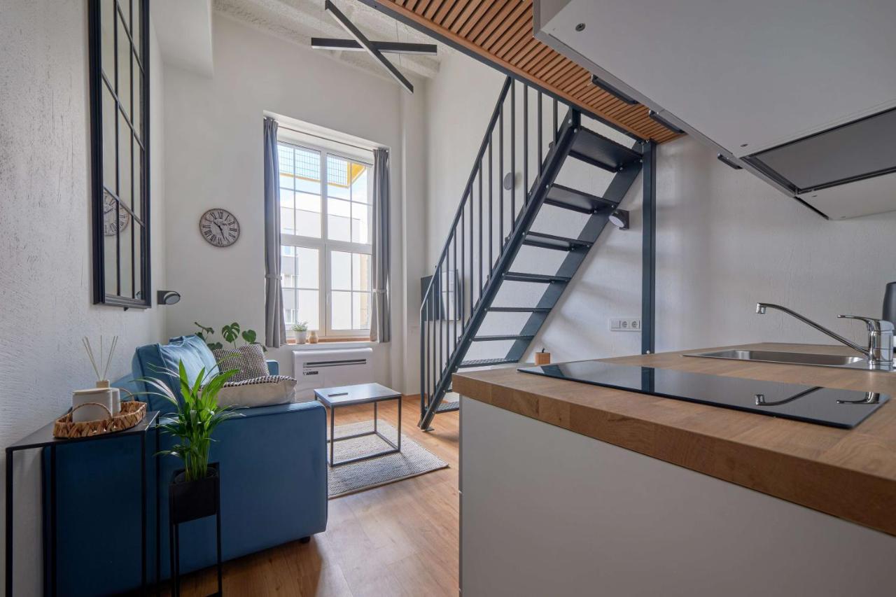 Queen Barbora Central Lofts Kaunas Luaran gambar